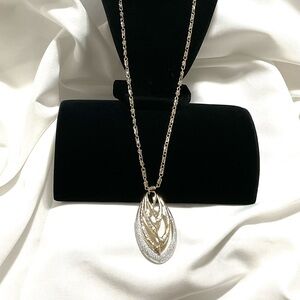 Vintage 1974 Sarah Coventry Necklace